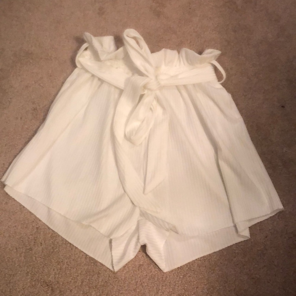 White high waisted flowy shorts